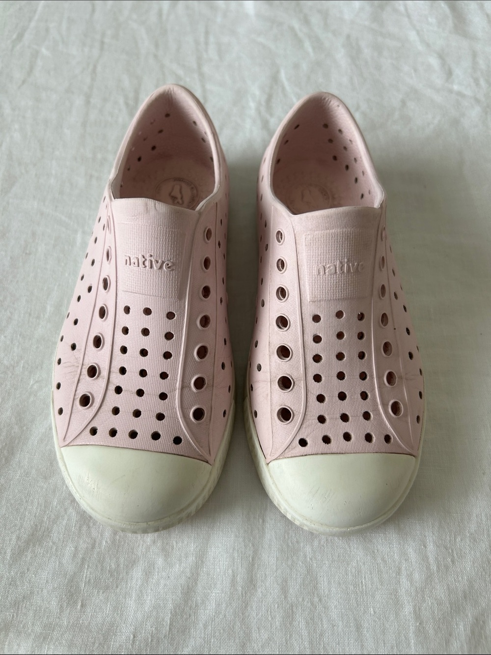 Native Jefferson Kids Water Shoes in Pale Pink with White Toe, Sz.C12. Good Con.